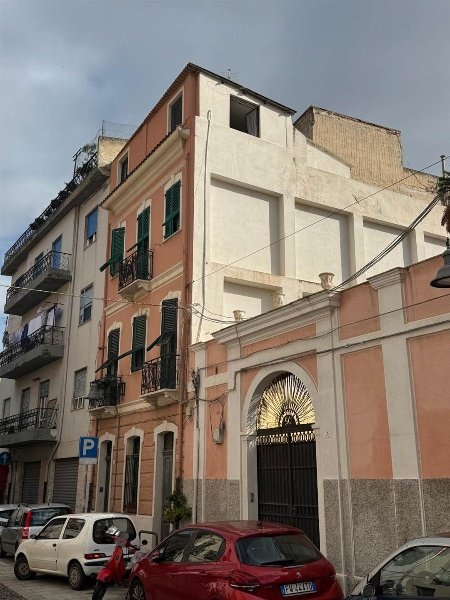 appartamento in vendita a Cagliari in zona Villanova