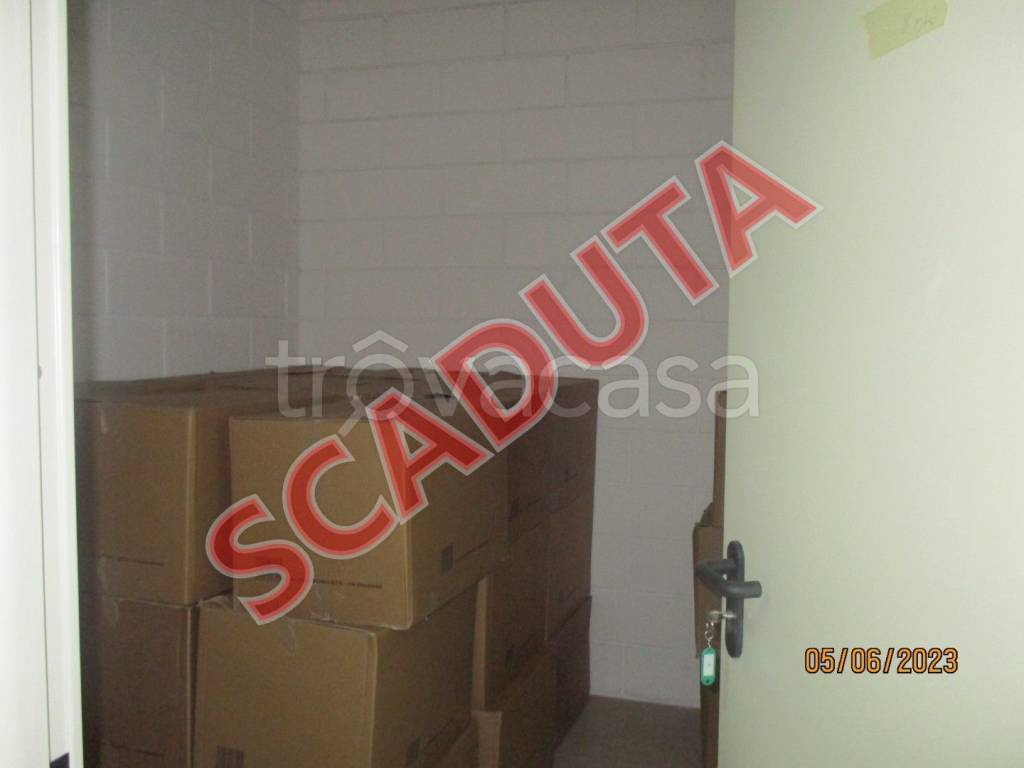 locale commerciale in vendita a Cagliari in zona Tuvixeddu/Tuvumannu