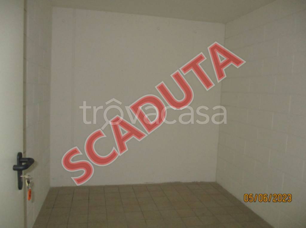 locale commerciale in vendita a Cagliari in zona Tuvixeddu/Tuvumannu