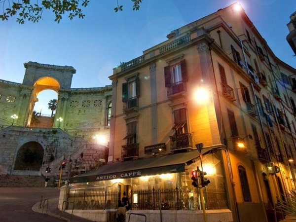 appartamento in vendita a Cagliari in zona Villanova