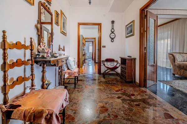 appartamento in vendita a Cagliari in zona Quartiere del Sole / La Palma