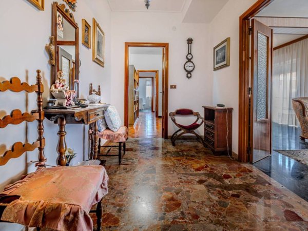 appartamento in vendita a Cagliari in zona Quartiere del Sole / La Palma