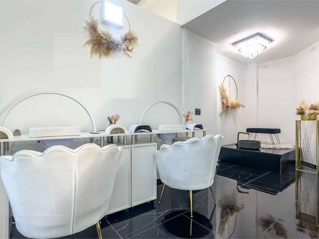 negozio in vendita a Cagliari in zona Stampace/Punici