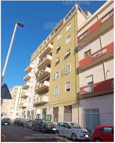 negozio in vendita a Cagliari in zona Villanova