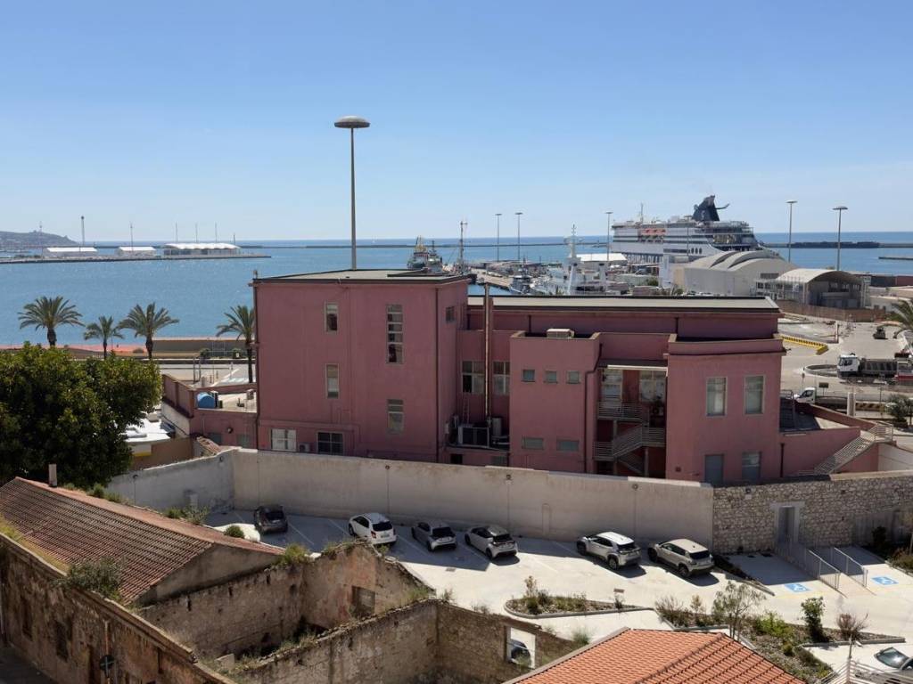 appartamento in vendita a Cagliari in zona Marina