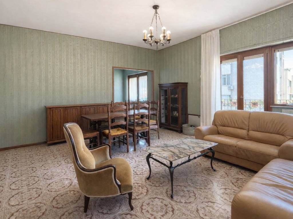 appartamento in vendita a Cagliari in zona Genneruxi