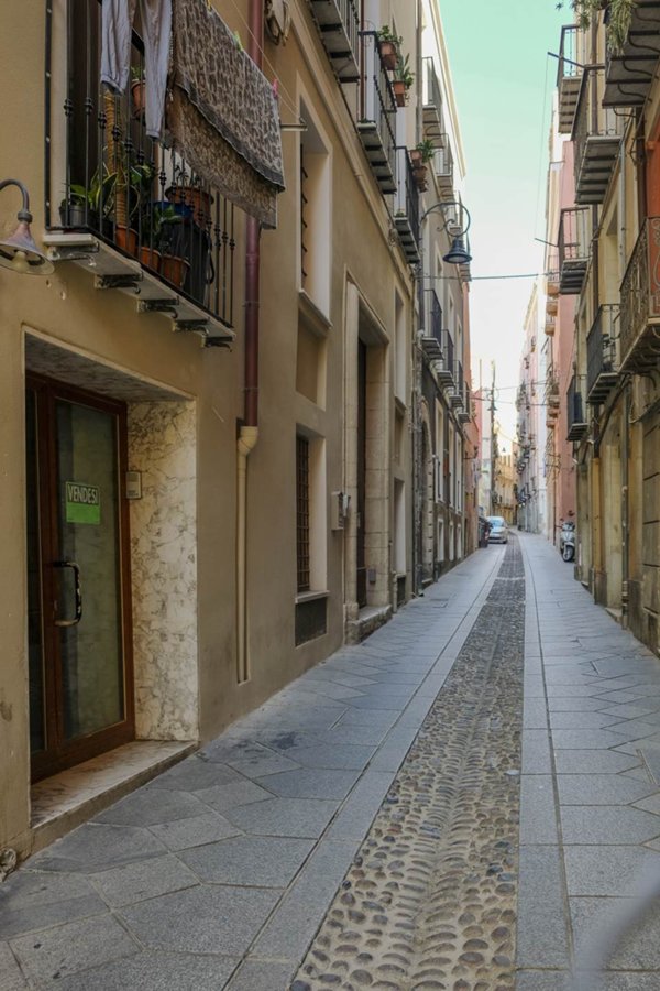 negozio in vendita a Cagliari in zona Castello