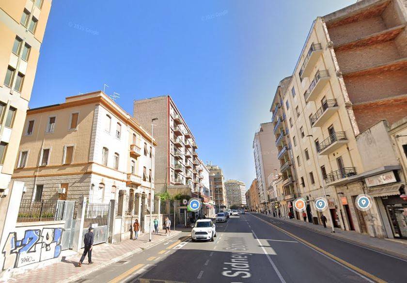 negozio in vendita a Cagliari in zona Tribunale