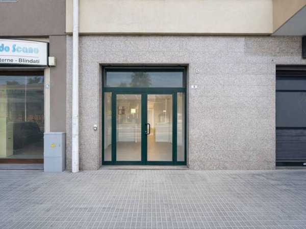 negozio in vendita a Cagliari in zona Fonsarda / zona Giudici