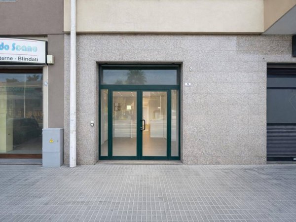 negozio in vendita a Cagliari in zona Fonsarda / zona Giudici