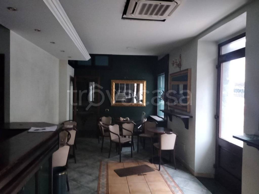 negozio in vendita a Cagliari in zona Fonsarda / zona Giudici