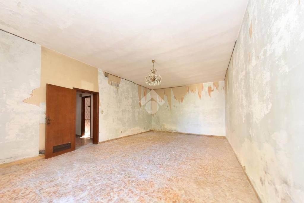 appartamento in vendita a Cagliari in zona Bonaria