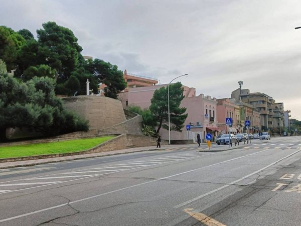 negozio in vendita a Cagliari in zona Monte Mixi