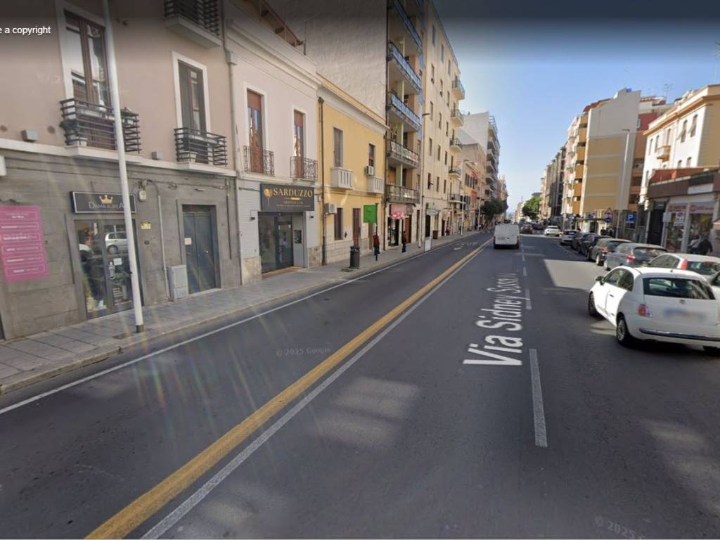 negozio in vendita a Cagliari in zona Villanova