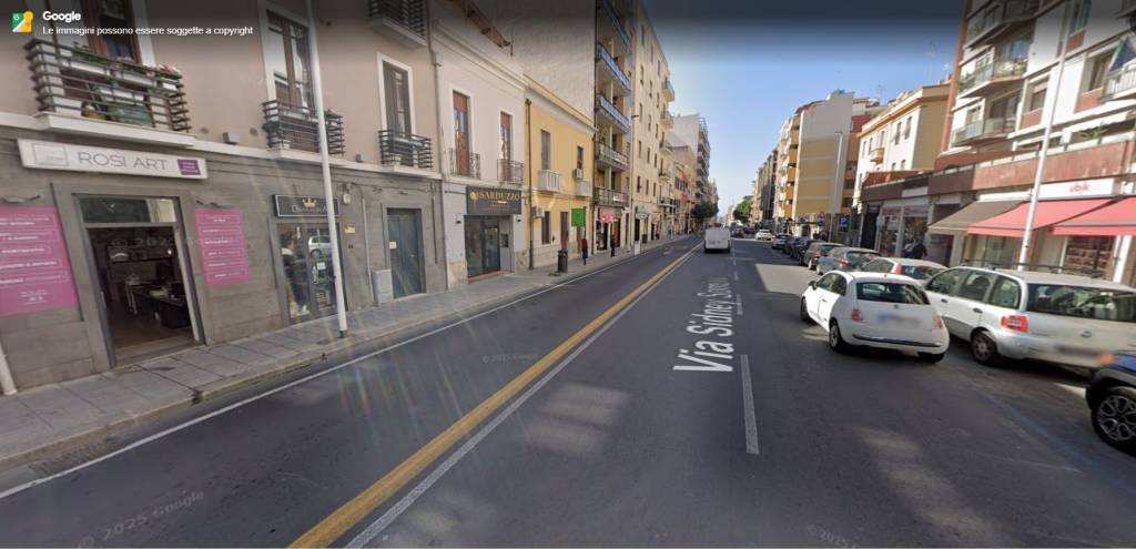 negozio in vendita a Cagliari in zona Villanova