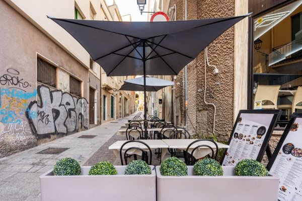 negozio in vendita a Cagliari in zona Marina