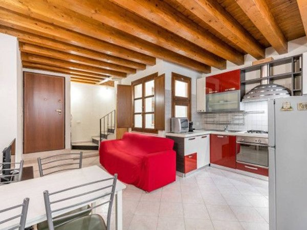 appartamento in vendita a Cagliari in zona Villanova