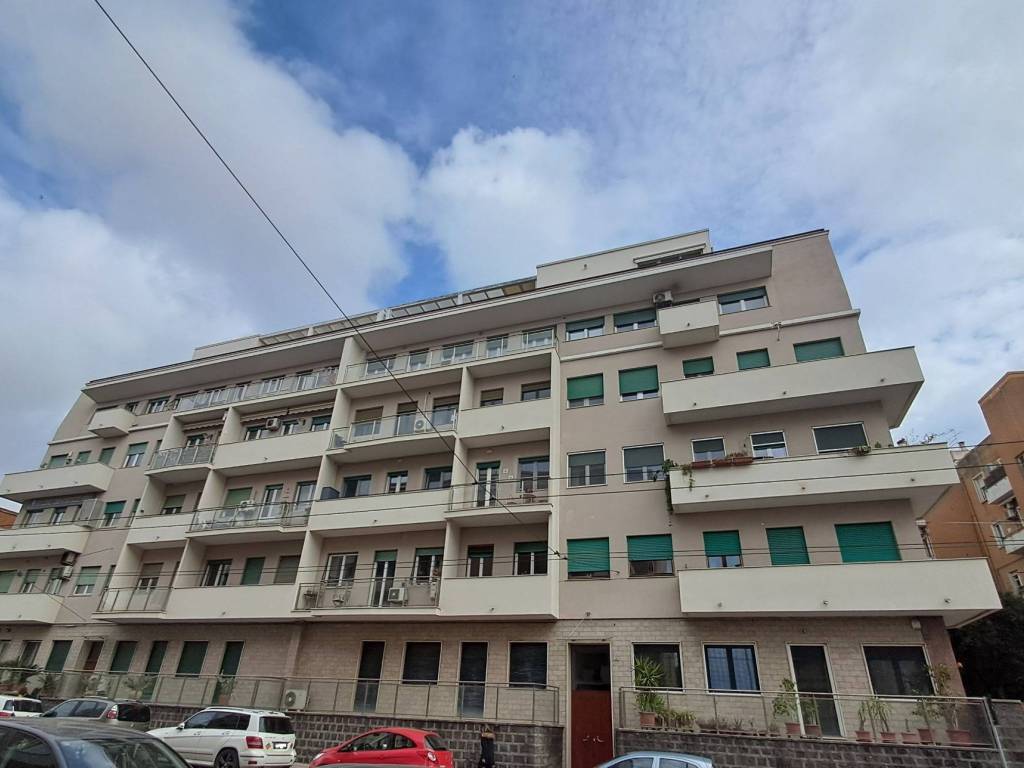 appartamento in vendita a Cagliari in zona Bonaria