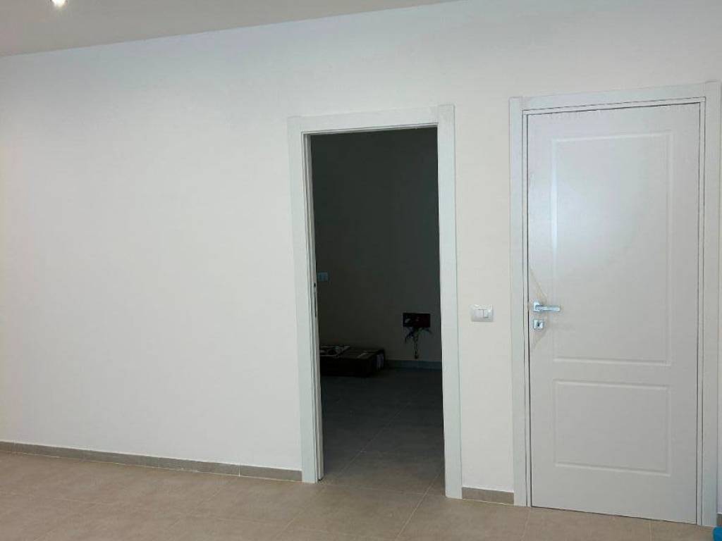 ufficio in vendita a Cagliari in zona Genneruxi