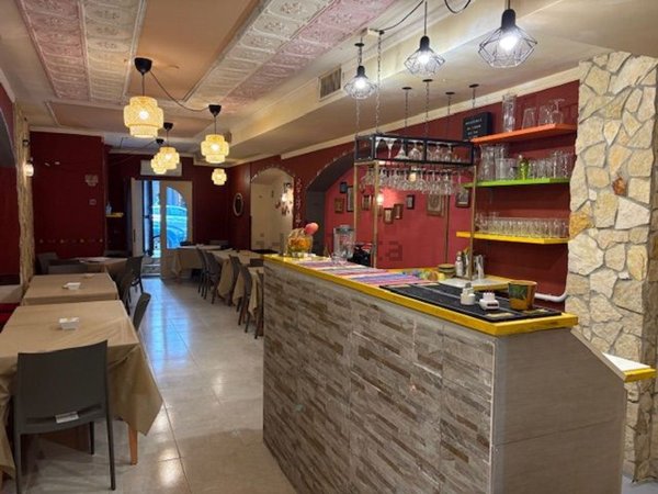 locale commerciale in vendita a Cagliari