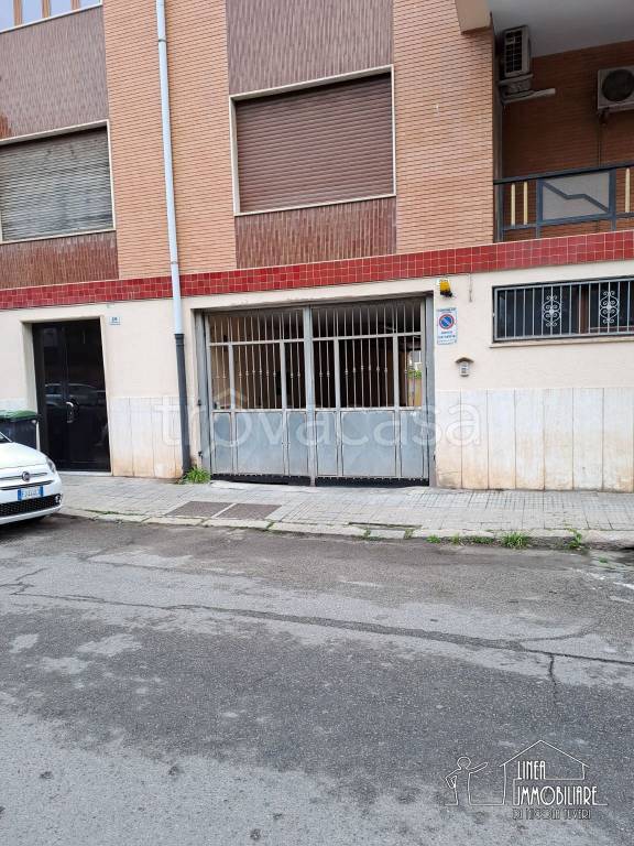 negozio in vendita a Cagliari in zona La Vega