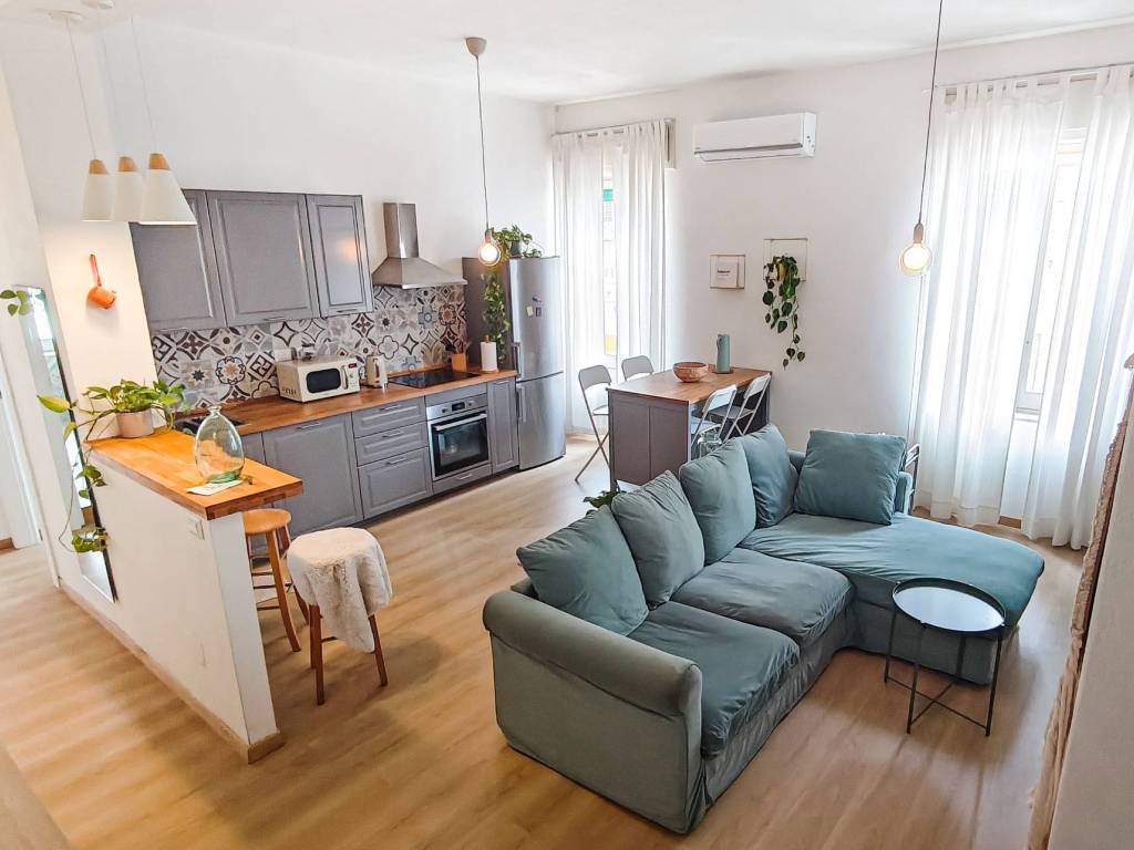 appartamento in vendita a Cagliari in zona Bonaria