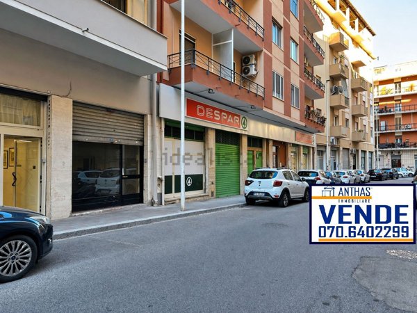locale commerciale in vendita a Cagliari in zona San Benedetto