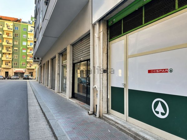 locale commerciale in vendita a Cagliari in zona San Benedetto