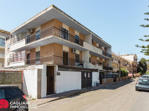 appartamento in vendita a Cagliari in zona Genneruxi