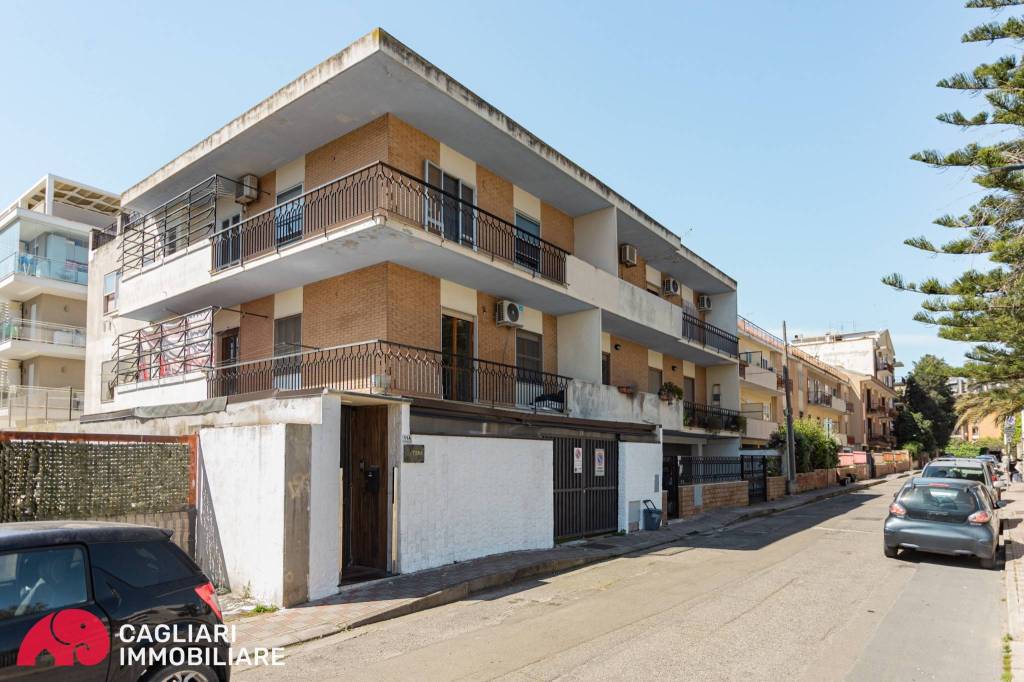 appartamento in vendita a Cagliari in zona Genneruxi