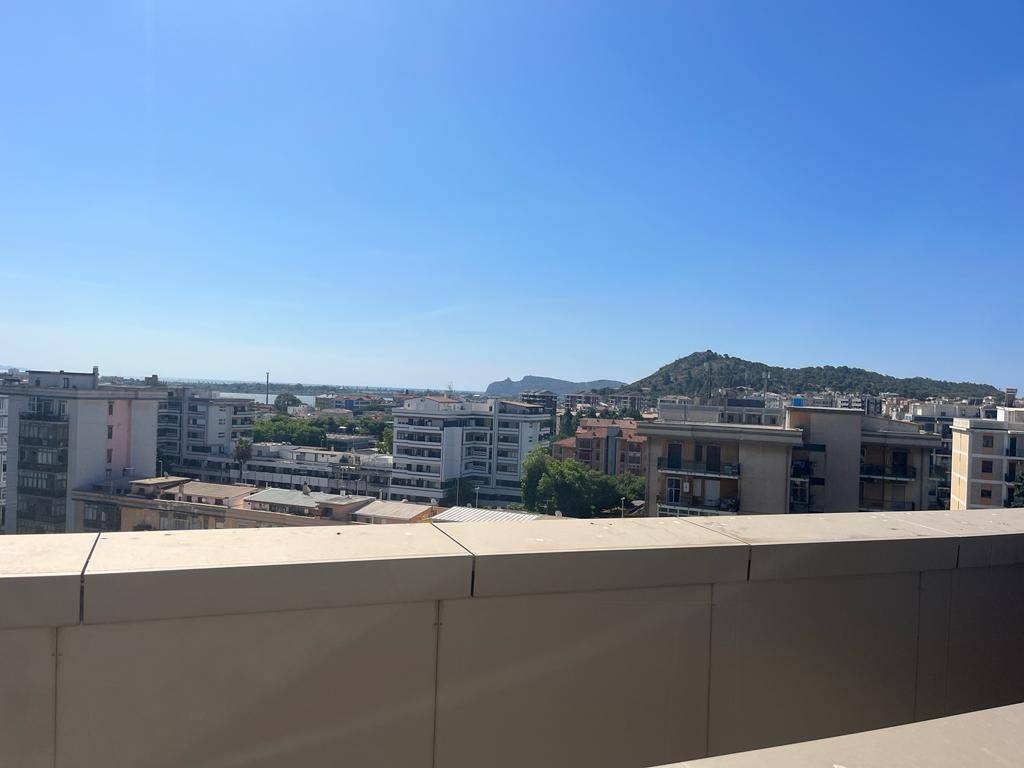 appartamento in vendita a Cagliari in zona Genneruxi