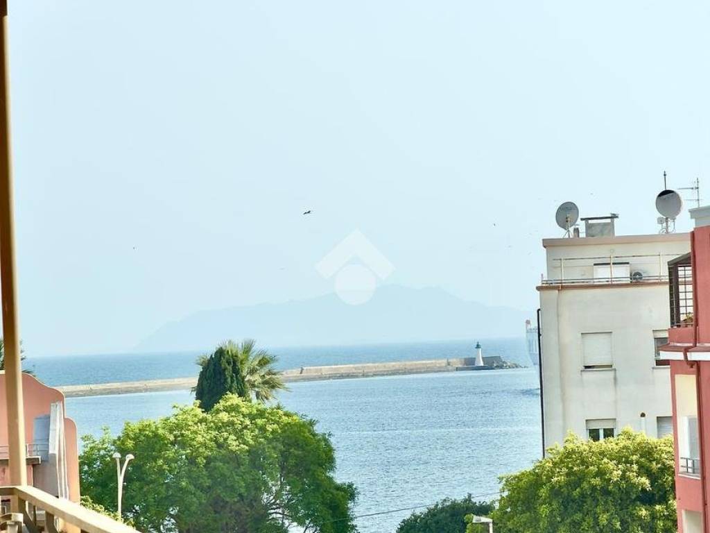 appartamento in vendita a Cagliari in zona Villanova