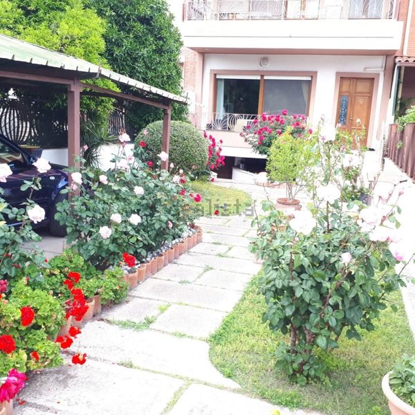 casa indipendente in vendita a Cagliari in zona Genneruxi