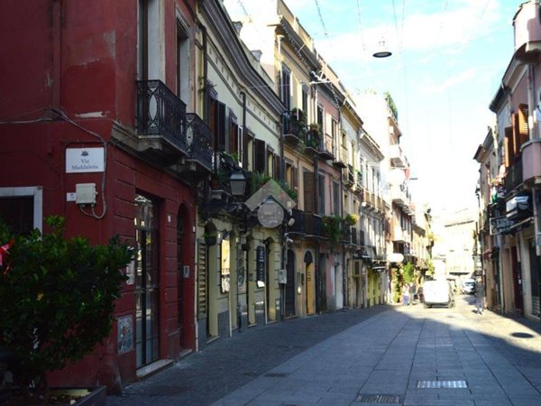 negozio in vendita a Cagliari in zona Stampace/Punici