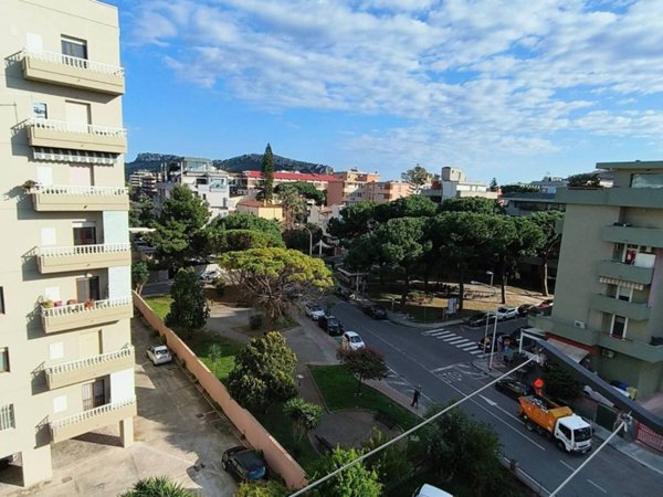 appartamento in vendita a Cagliari in zona Quartiere del Sole / La Palma