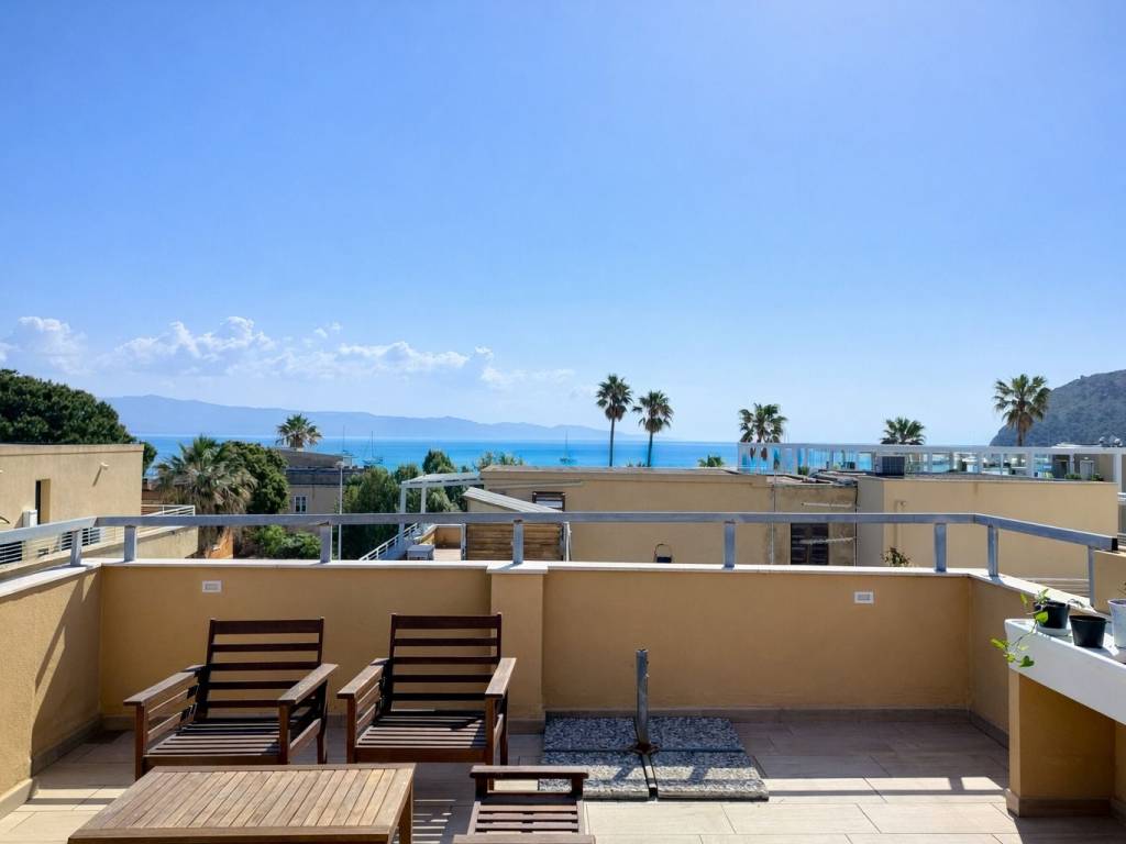 appartamento in vendita a Cagliari in zona Poetto/Marina Piccola