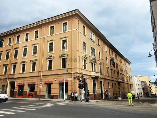 appartamento in vendita a Cagliari in zona Villanova