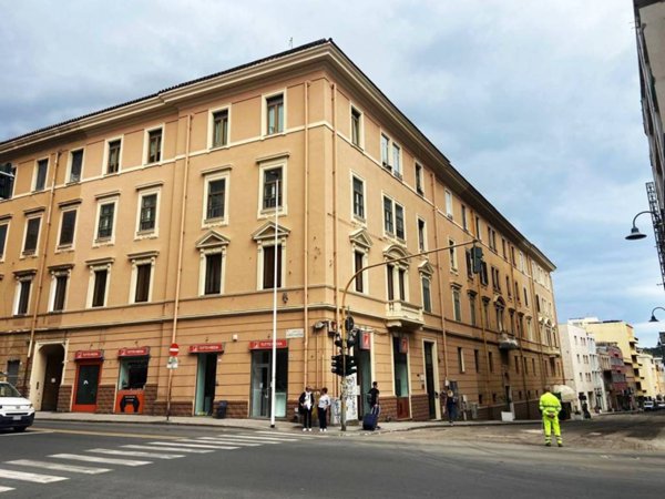appartamento in vendita a Cagliari in zona Villanova