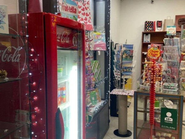 negozio in vendita a Cagliari in zona Pirri