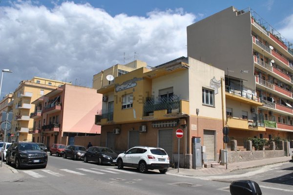 locale commerciale in vendita a Cagliari