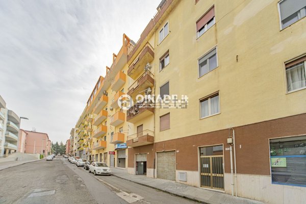 locale commerciale in vendita a Cagliari