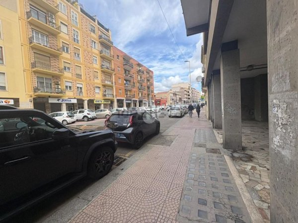 negozio in vendita a Cagliari in zona Sant'Avendrace