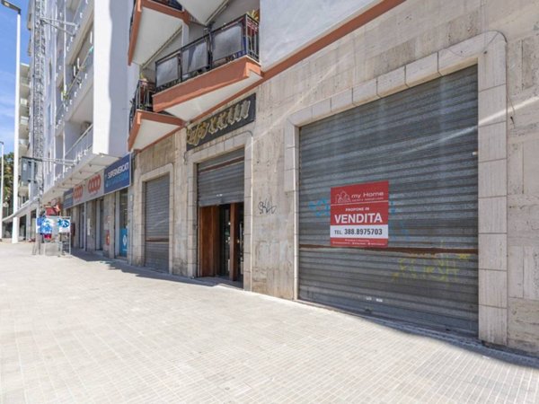 negozio in vendita a Cagliari in zona Genneruxi