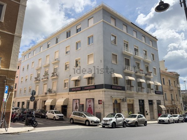 appartamento in vendita a Cagliari in zona Villanova