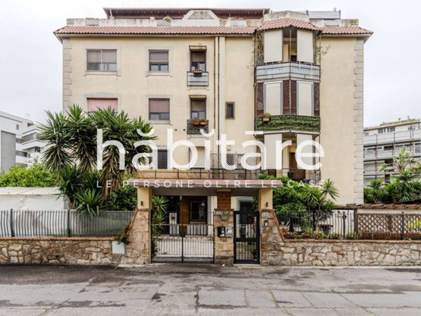 appartamento in vendita a Cagliari in zona Genneruxi