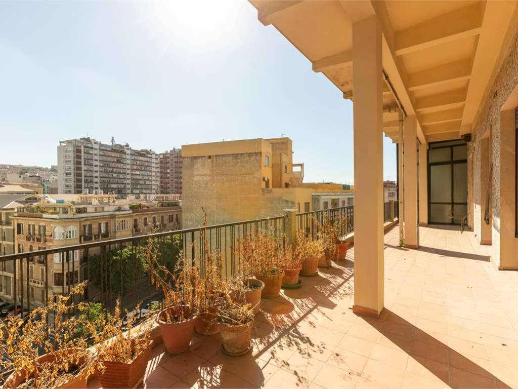 appartamento in vendita a Cagliari in zona Marina