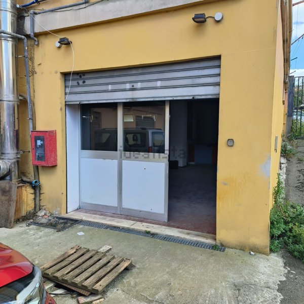 locale commerciale in vendita a Cagliari