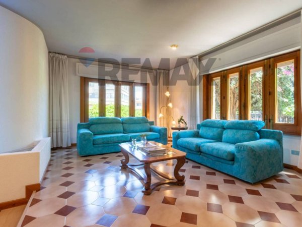 casa indipendente in vendita a Cagliari in zona Pirri