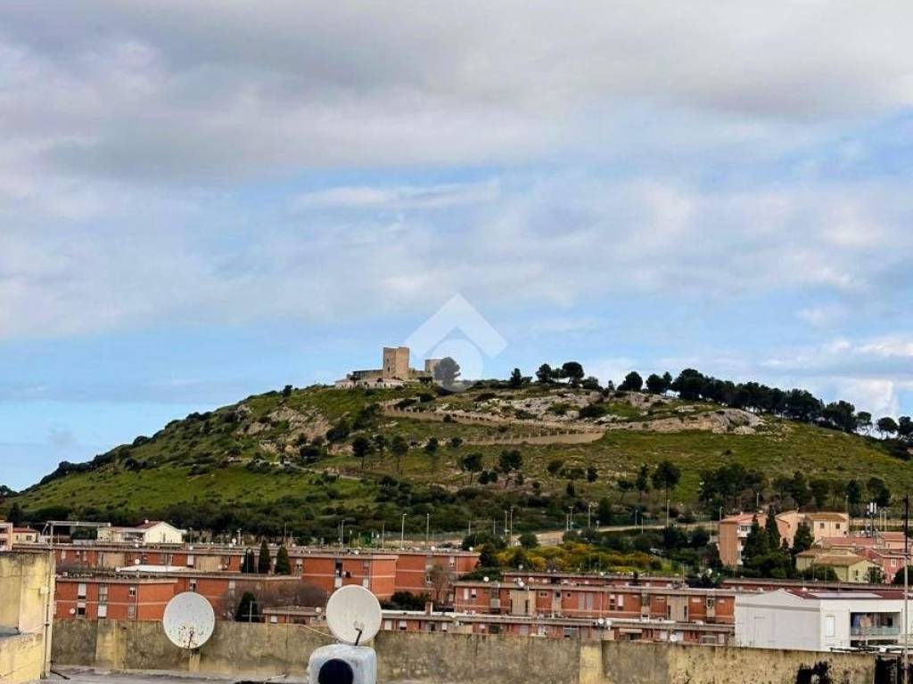 appartamento in vendita a Cagliari in zona Is Mirrionis/San Michele