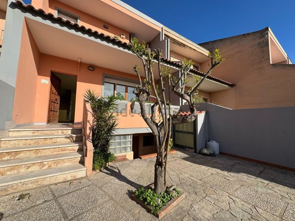casa indipendente in vendita a Cagliari in zona Quartiere Europeo